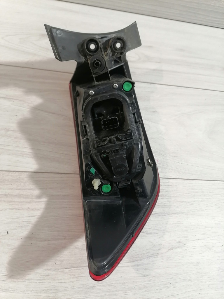 фото №7, Renault clio iv лампа правый задняя 265502631r