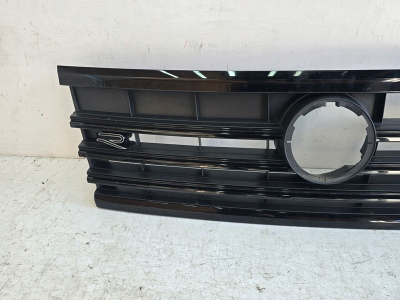 фото №2, Vw touareg iii 760 r line решётка радиатора