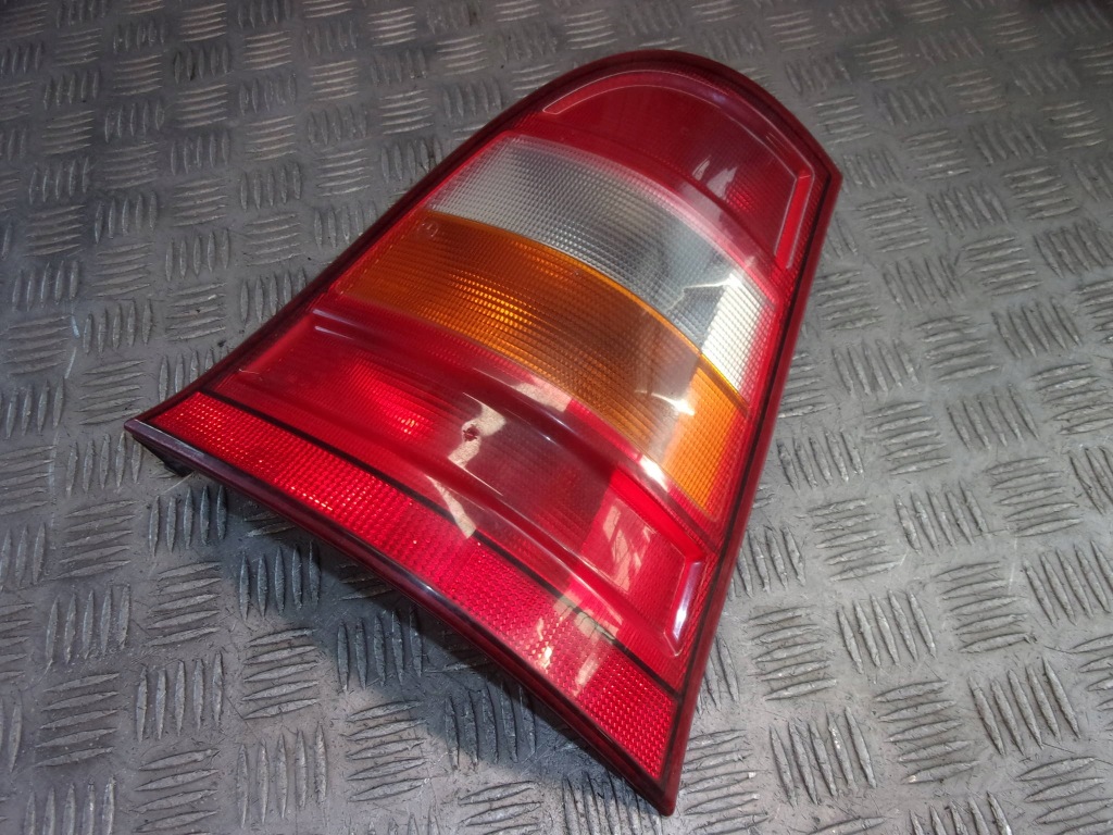 Купити Лампа задня права hb mercedes w168