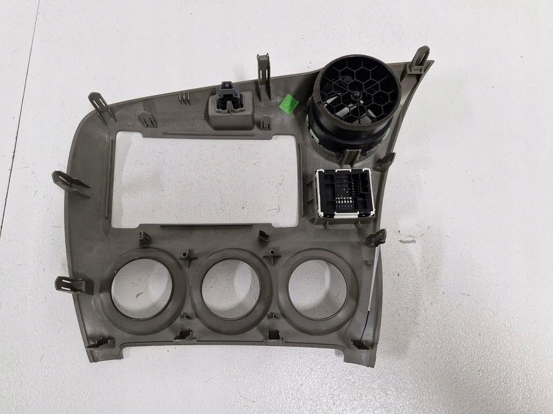 фото №5, Toyota matrix 2 ii e140 рамка радио dekor решётка обдув 55422-02070