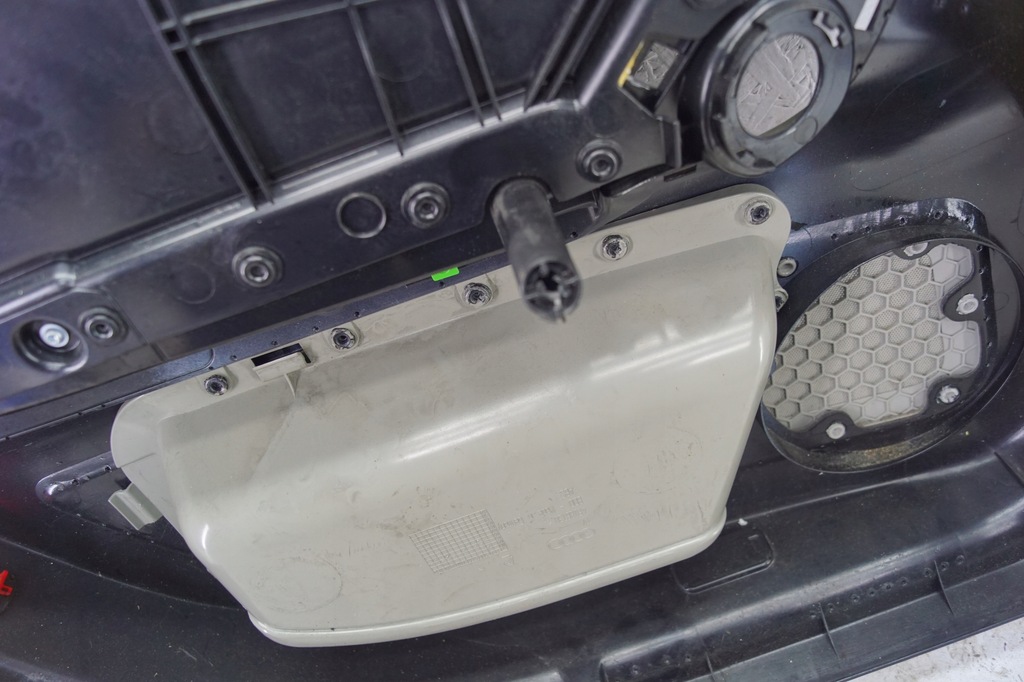 фото №15, Обшивка дверь правый задняя audi a6 c6 bose кожа