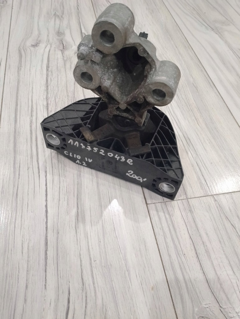 фото №1, Кронштейн двигателя подушка clio iv 1.2 113752043r