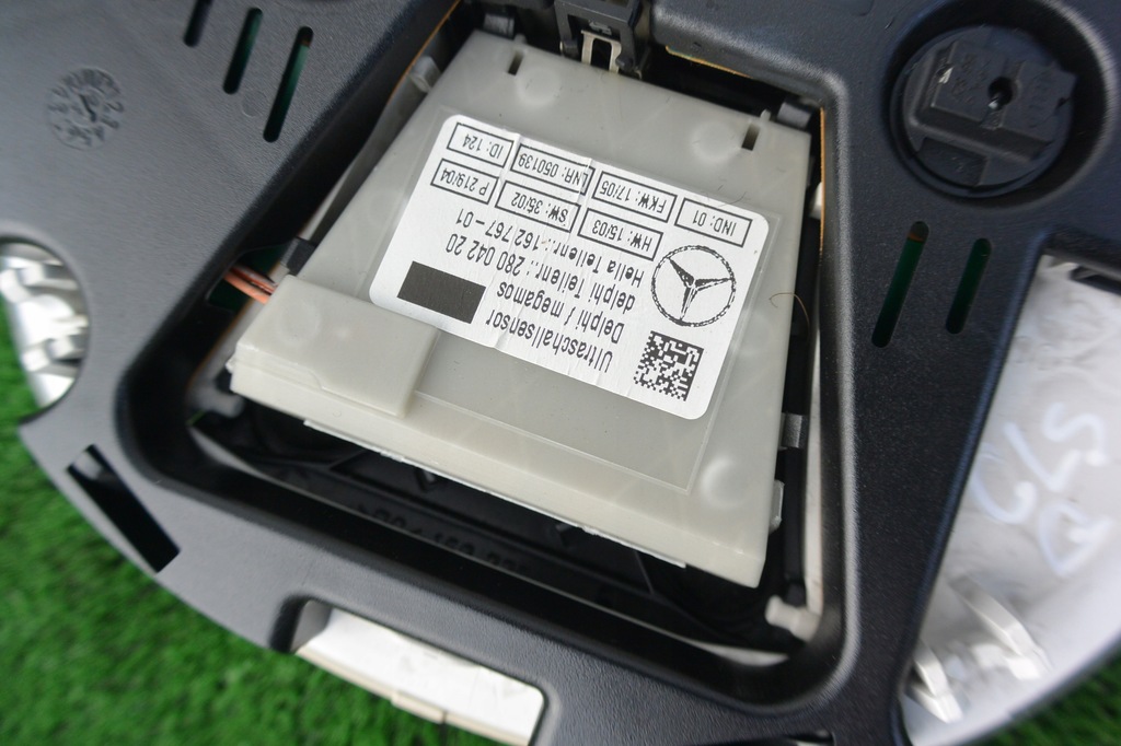 фото №7, Лампа потолочный задняя beż mercedes cls w219