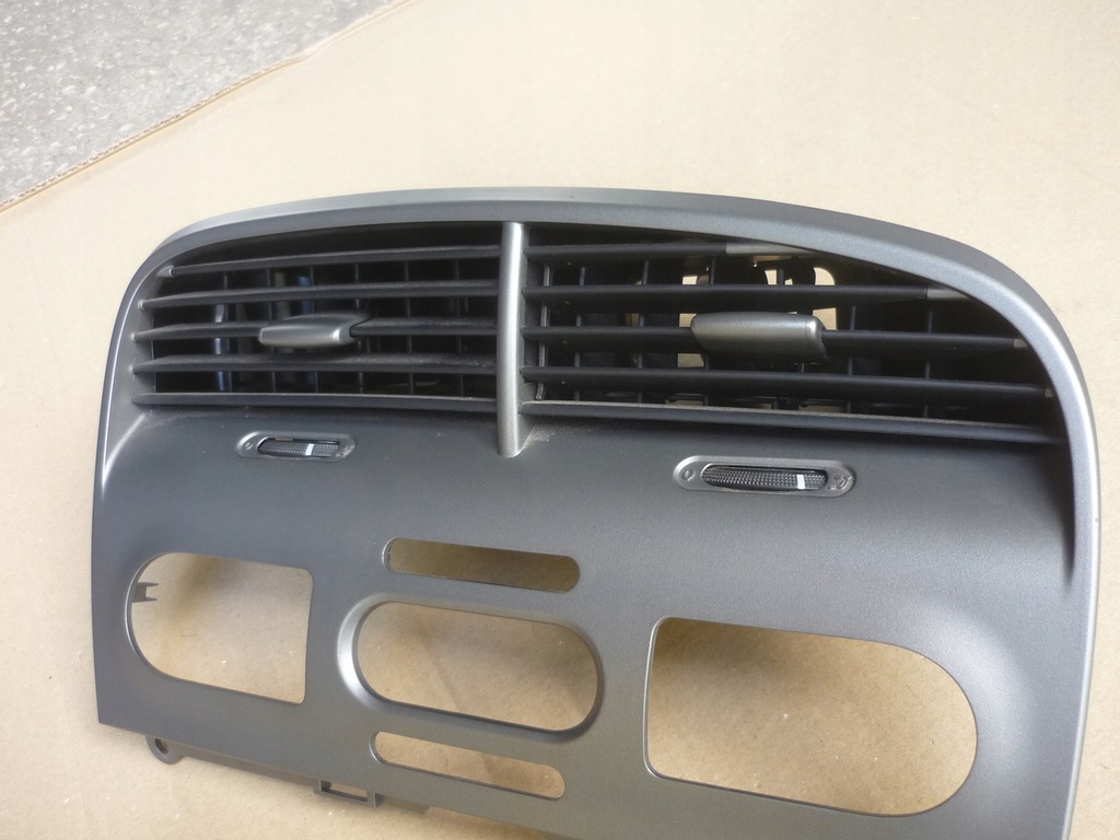 фото №7, Ґрати обдув середній seat altea toledo iii 5p1819110g ładne справні