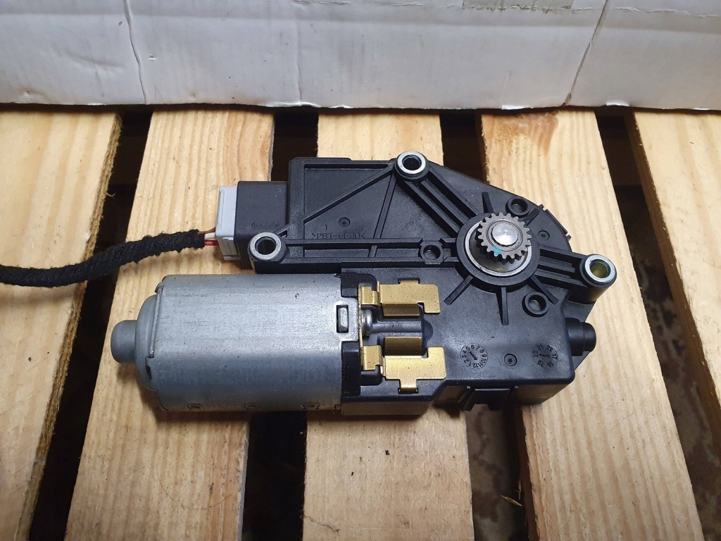 Купить Моторчик люк kia pro cee'd 3 81679j7700