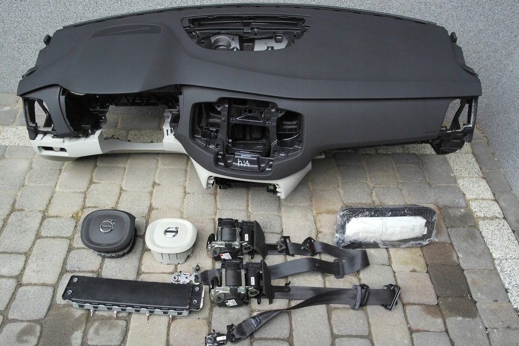 фото №1, Volvo xc90 pulpit приборная панель консоль приборная панель подушка безопасности ремни