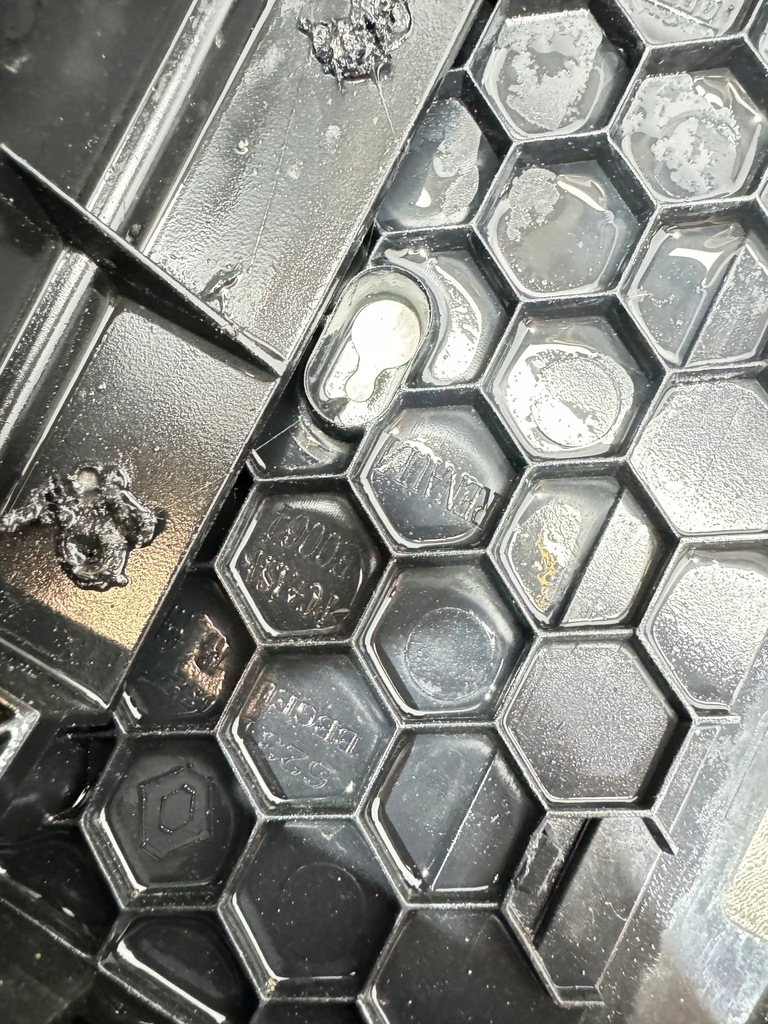 фото №11, Dacia spring решётка радиатора решётка радиатора бампера радиатора