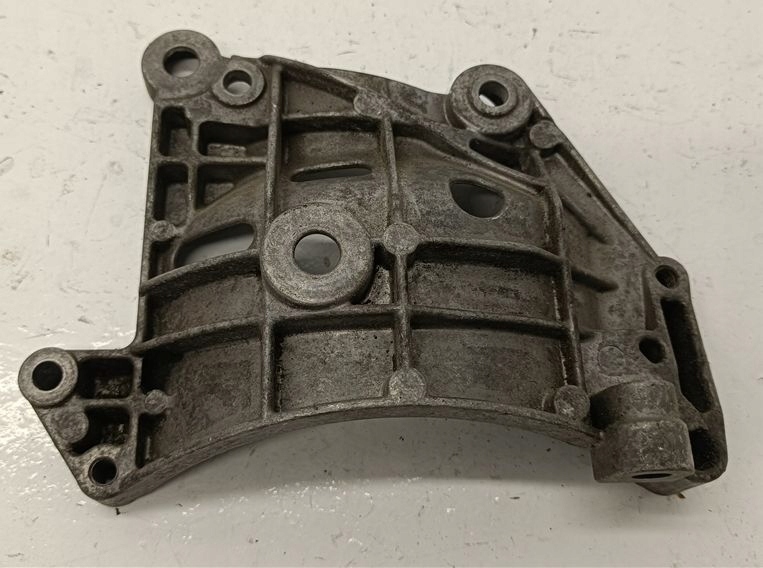 Купить Кронштейн основание генератора mercedes w163 4.0 cdi a6281550235