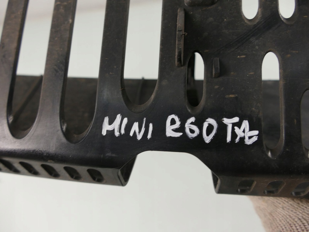 фото №8, Mini оригинальный номер 9800757 кронштейн направляющая бампера