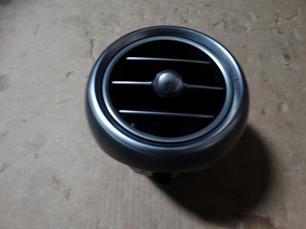 фото №1, Idealna решётка консоли правая mercedes w205 w253 1