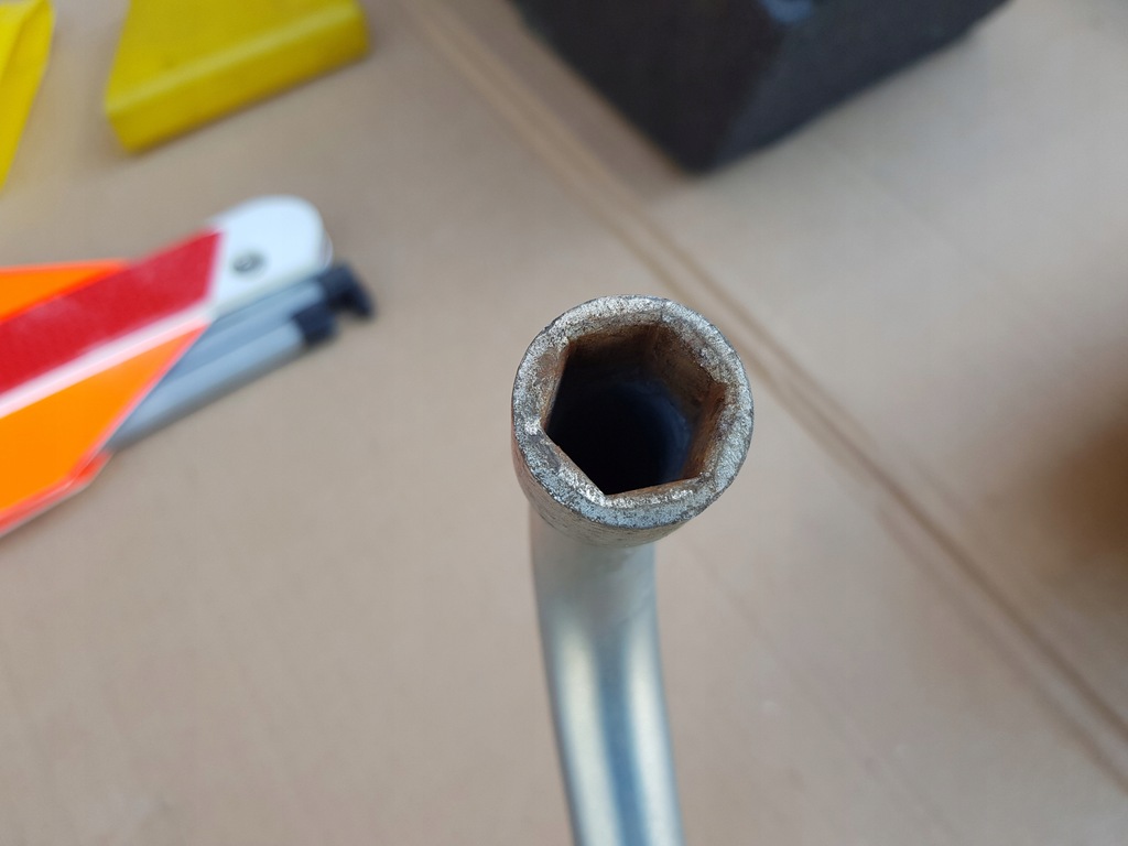 фото №7, Набір do перемикання колеса / домкрат + ключ + трикутник + інструменти / audi a2