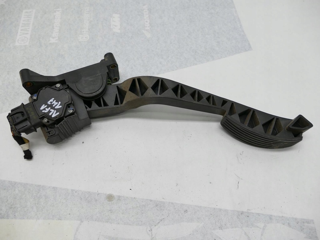 фото №1, Педаль газу alfa romeo оригінальний номер 55 702 022