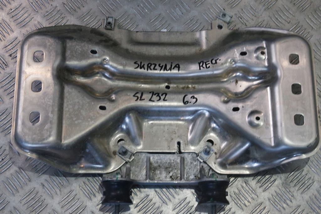 фото №1, Опора кронштейн коробки mercedes sl r232 amg a2324911000 a2322406700