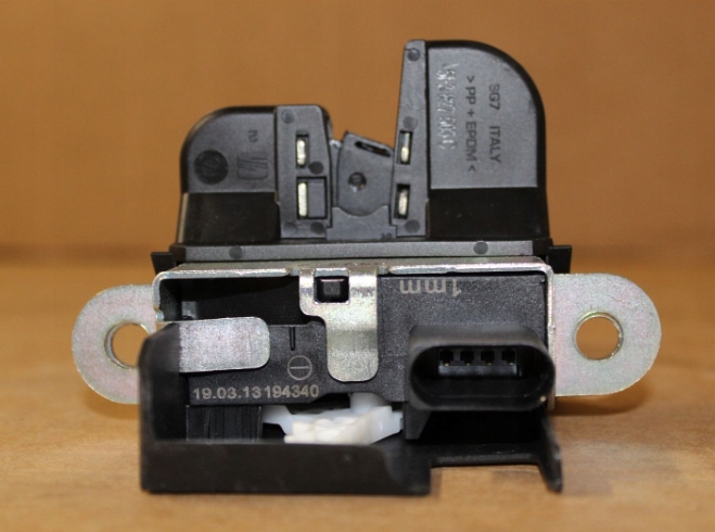 фото №8, Seat leon 5f lid lock with microswitch 5f3827505cvs9