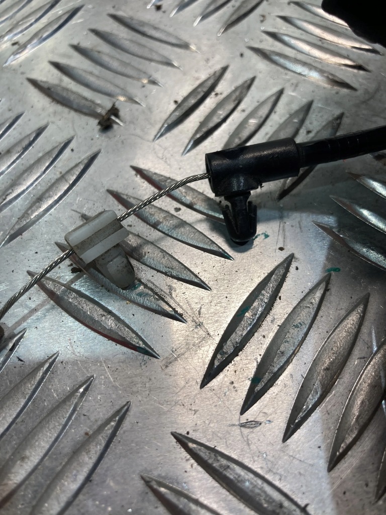 фото №2, Трос капот ручка citroen c4 picasso ii 13-