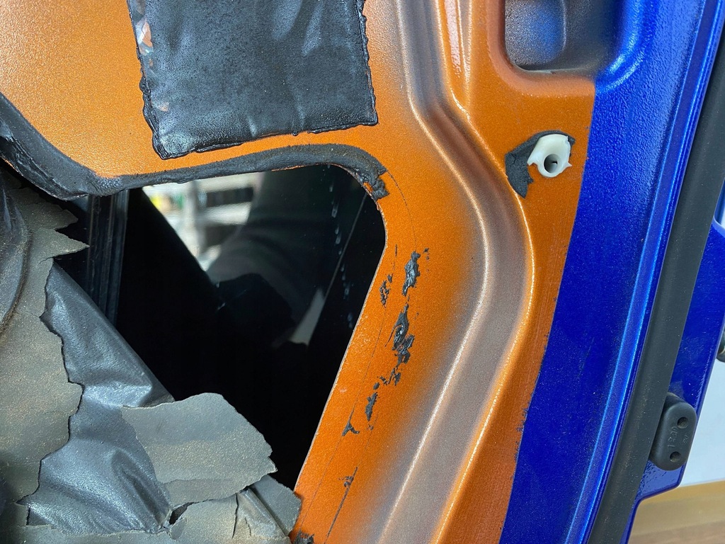 фото №15, Дверь правое chevrolet corvette c6 2005+