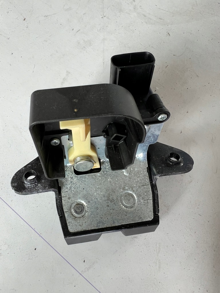 фото №12, Hyundai i30 iii kombi hb 17-20 замок кришки багажника 81230-g3000