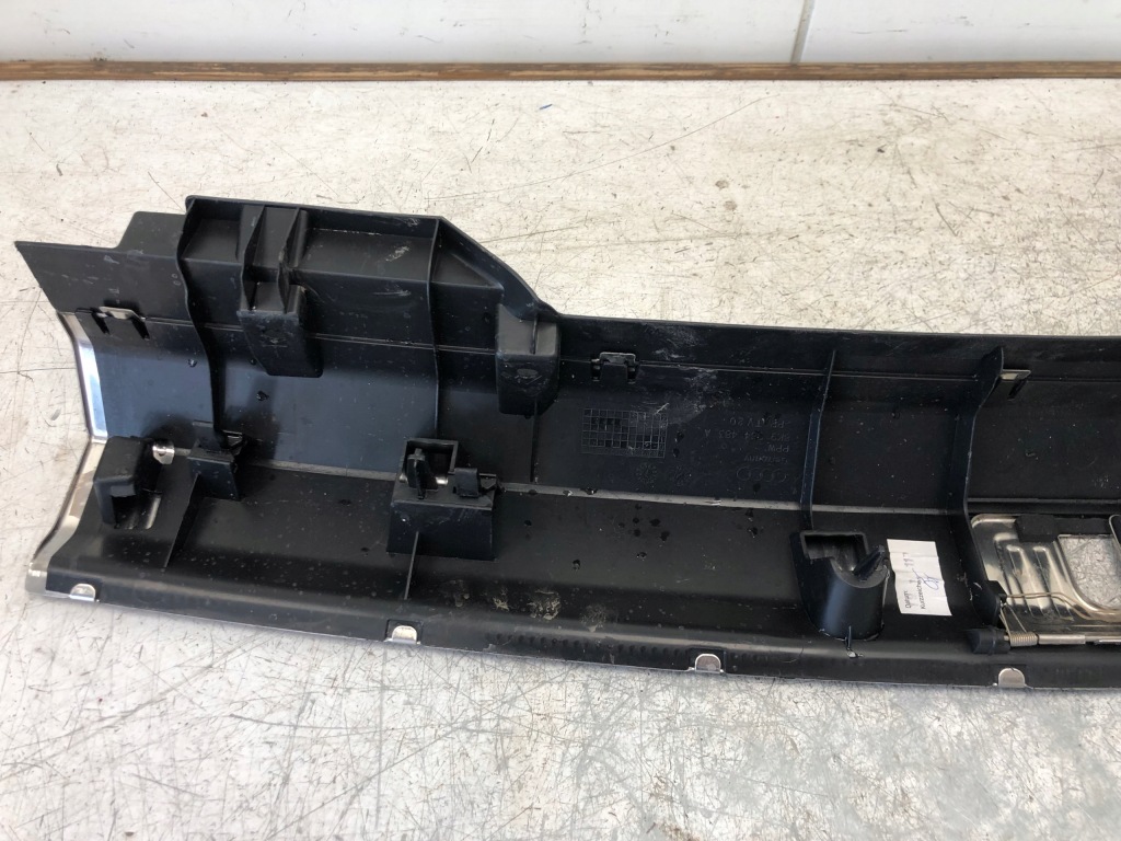 Накладка поріг багажника audi a4 b8 універсал 8k9864483a Недорого