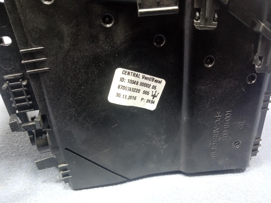 фото №9, Maserati levante середній ґрати обдув рамка екрана 6700749220