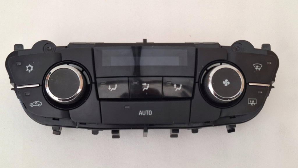 фото №1, Opel insignia a 2011 панель кондиционера 13273095