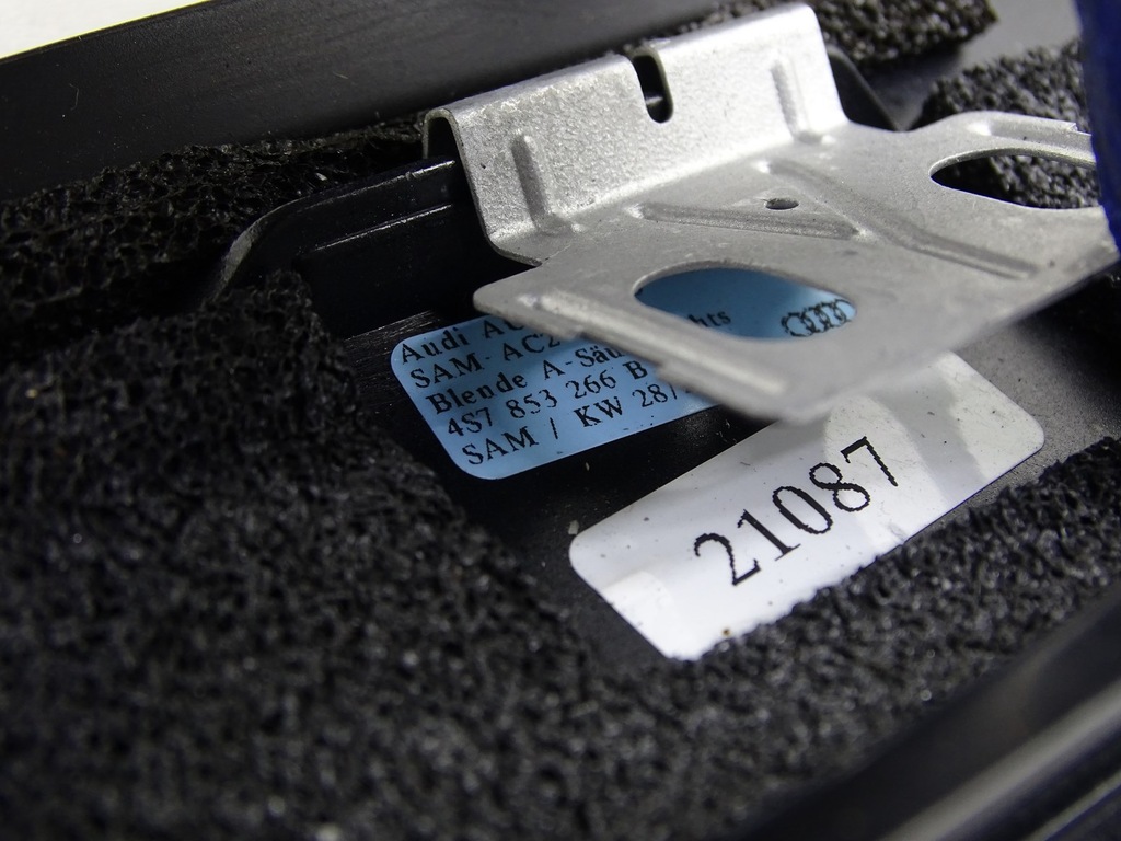 фото №7, Молдинг накладка стойка правая audi r8 4s 17- spyder 4s7853266b