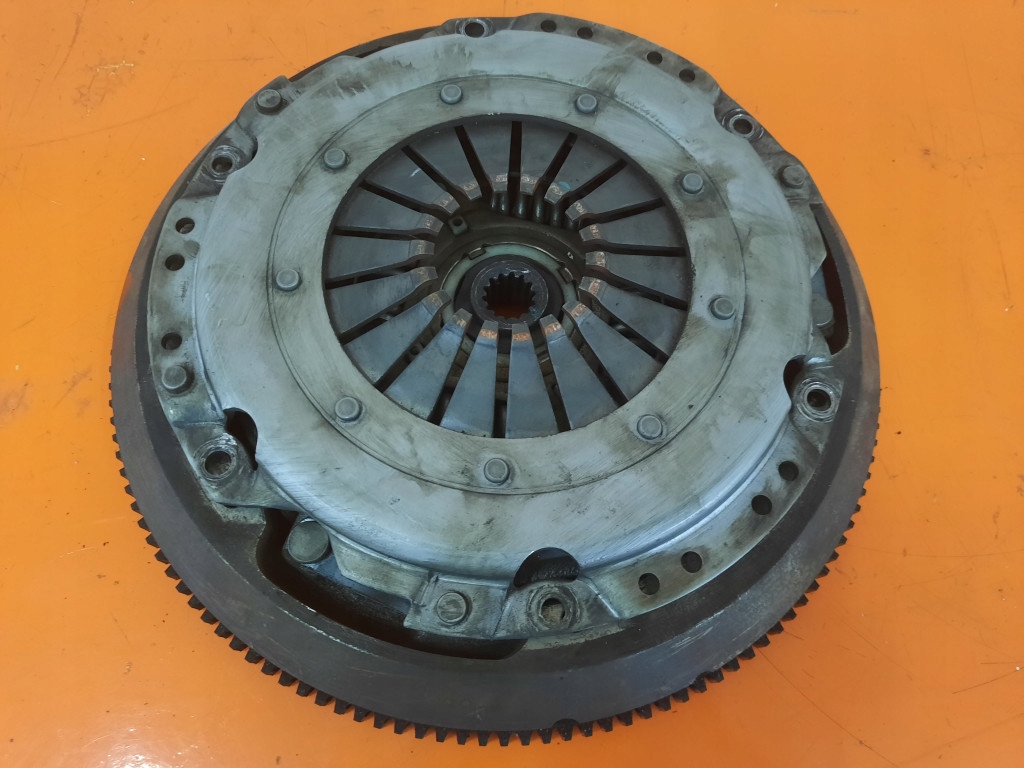 фото №1, Opel corsa c 1.0mt 60km 03-06 сцепление колесо двухмассовый r90400169