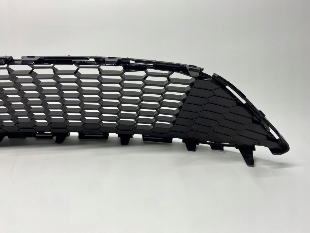 Решётка радиатора верхний решётка  ford focus mk3 рестайлинг  st-line f1ej-8200-a1 Киев