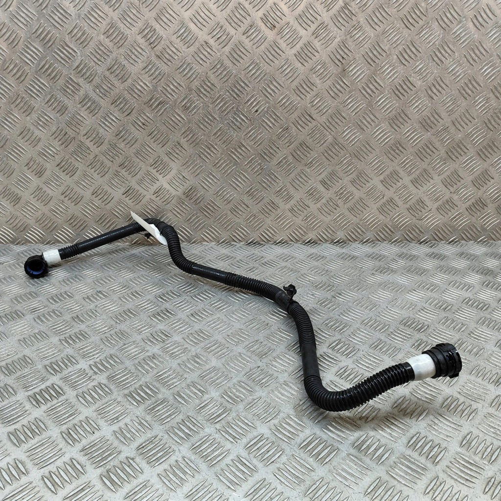 Tesla model 3 2023 шланг / патрубок радіатора Ціна