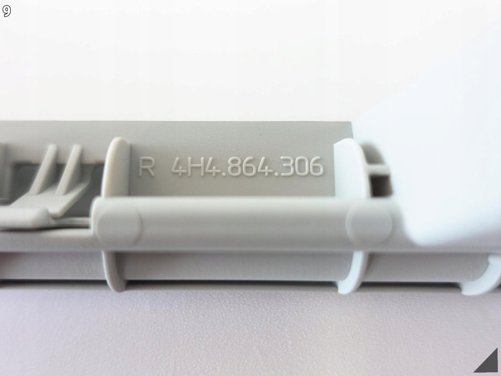 фото №10, Audi a8 s8 4h0 4h4 d4 lift 09-17 напрямна шторка права задня седан long