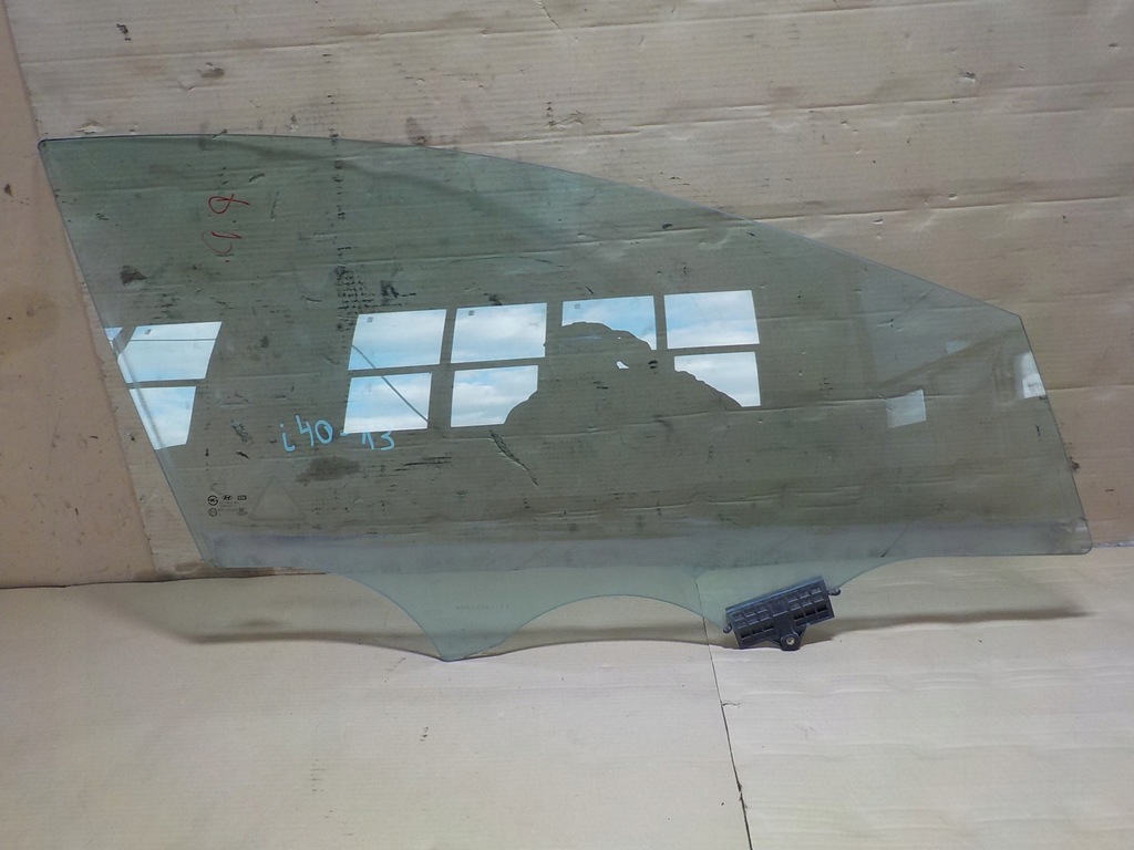 фото №1, Hyundai i40 стекло дверь правый перед