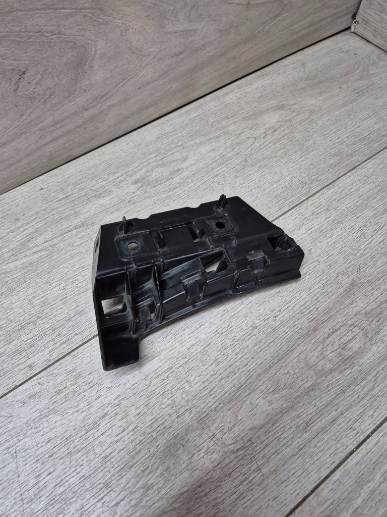 Купить 12581. taycan кронштейн  порог правый  9j1854944