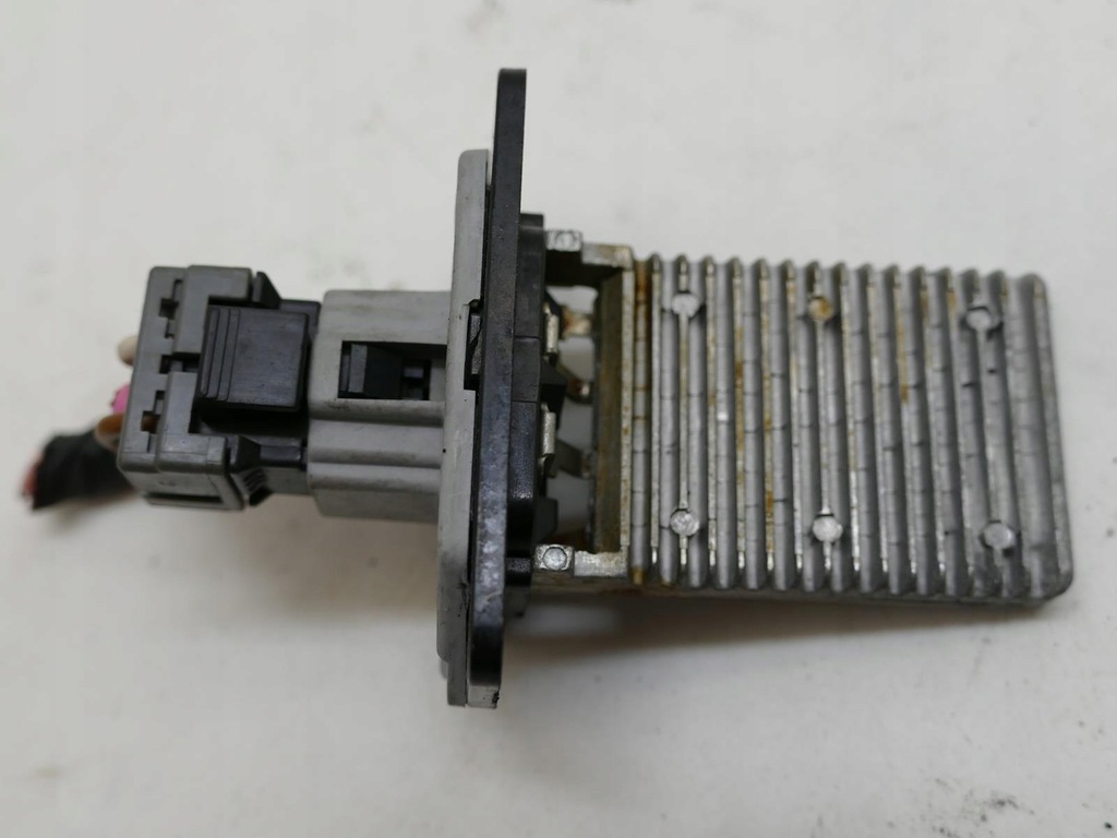 фото №1, Hyundai matrix резистор вентилятор резистор резистор