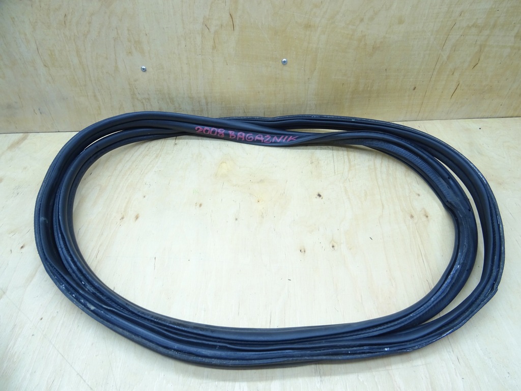 фото №1, Peugeot 2008 i прокладка багажника