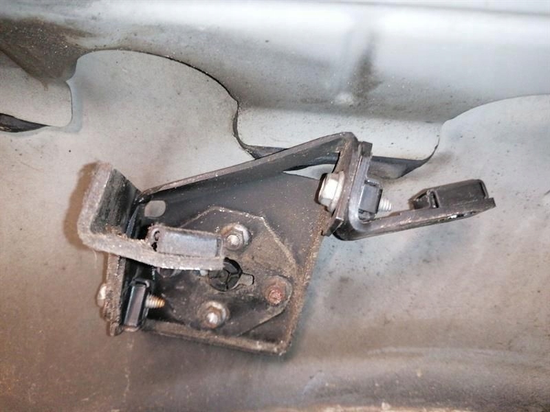 фото №8, Mercedes klasa s w221 rh wing a2218800218 fender wiadomość прапор ambasady