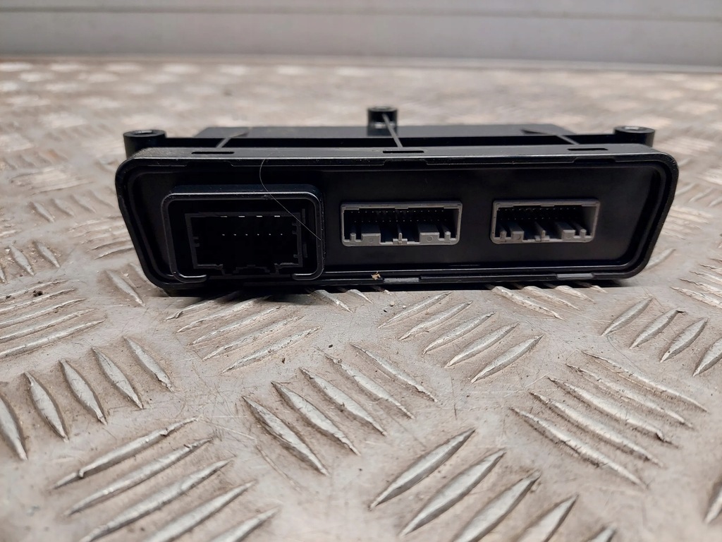 фото №3, Tesla model s 100310100c модули дверь