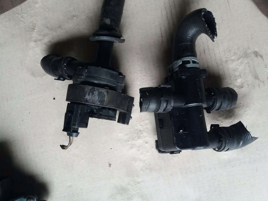 фото №1, Mercedes s w221 помпа wody