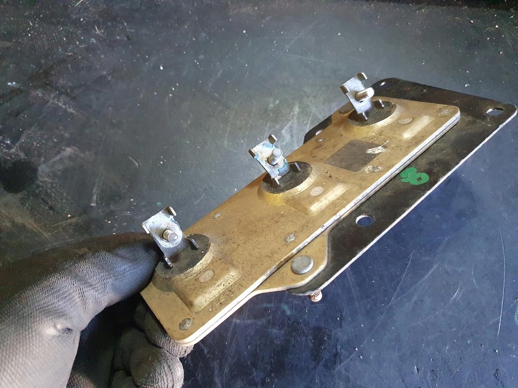 фото №10, Audi 80 b4 avant kombi 1.9 tdi пластина масова блок керування вентиляторів