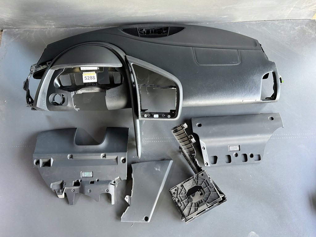 фото №1, Audi r8 4s 15r панель приладів консоль панель приладів europa