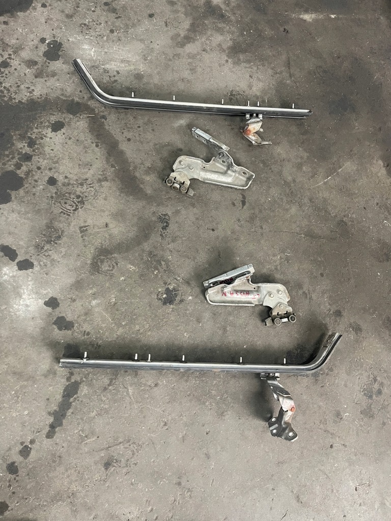 фото №1, Nissan nv200 2010r направляющая дверь ролики