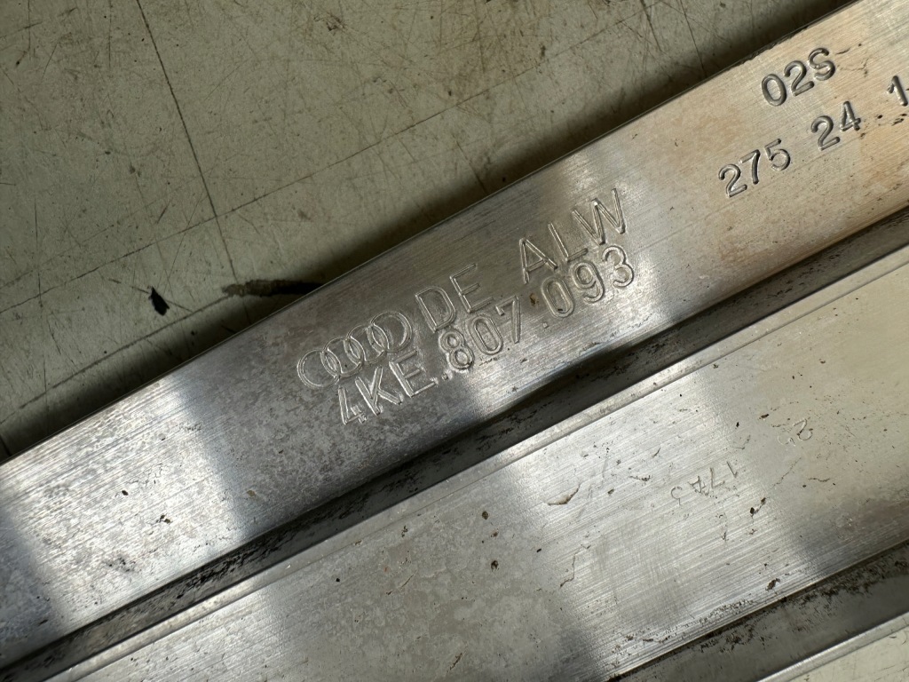 Балка перед audi e-tron 4ke 4ke807093 Київ
