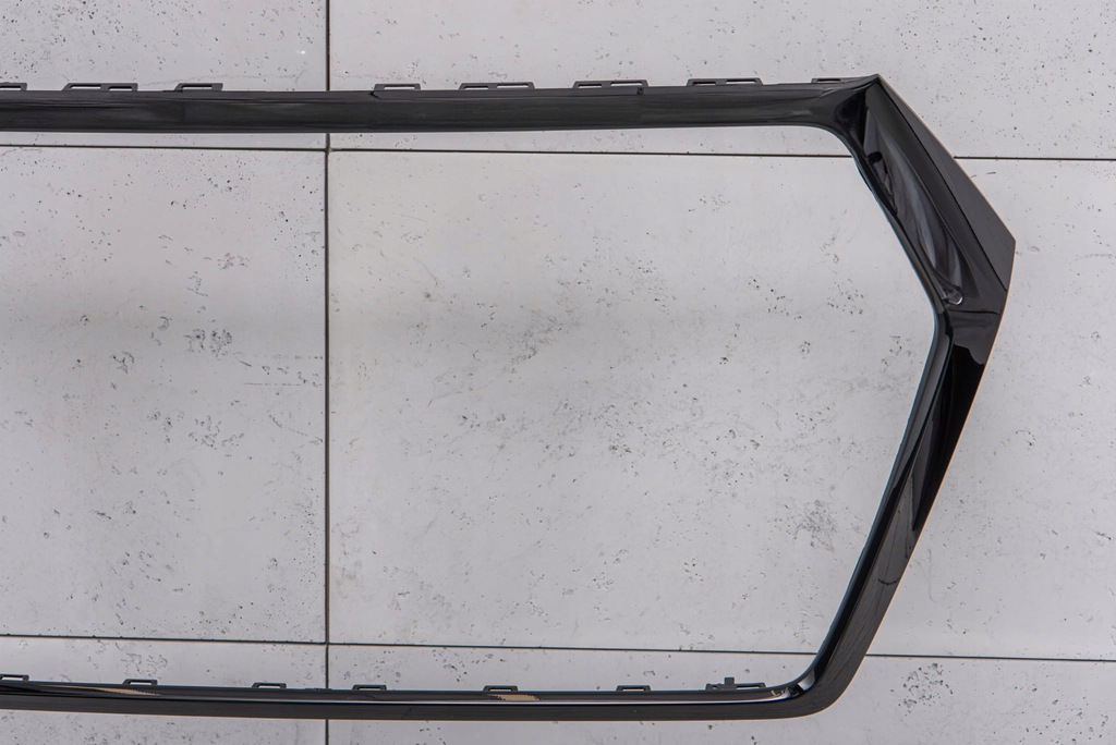 фото №14, Audi q7 sq7 4m 15-20 przed faceliftingiem czarna рамка решетка 4m0853651b