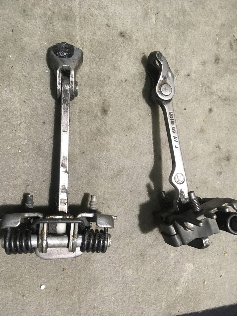 фото №1, Ограничитель дверь передних peugeot expert ii