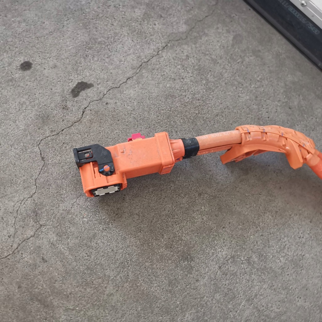 фото №3, Tesla model y разъём шланг кабель зарядки 1613686-01-b