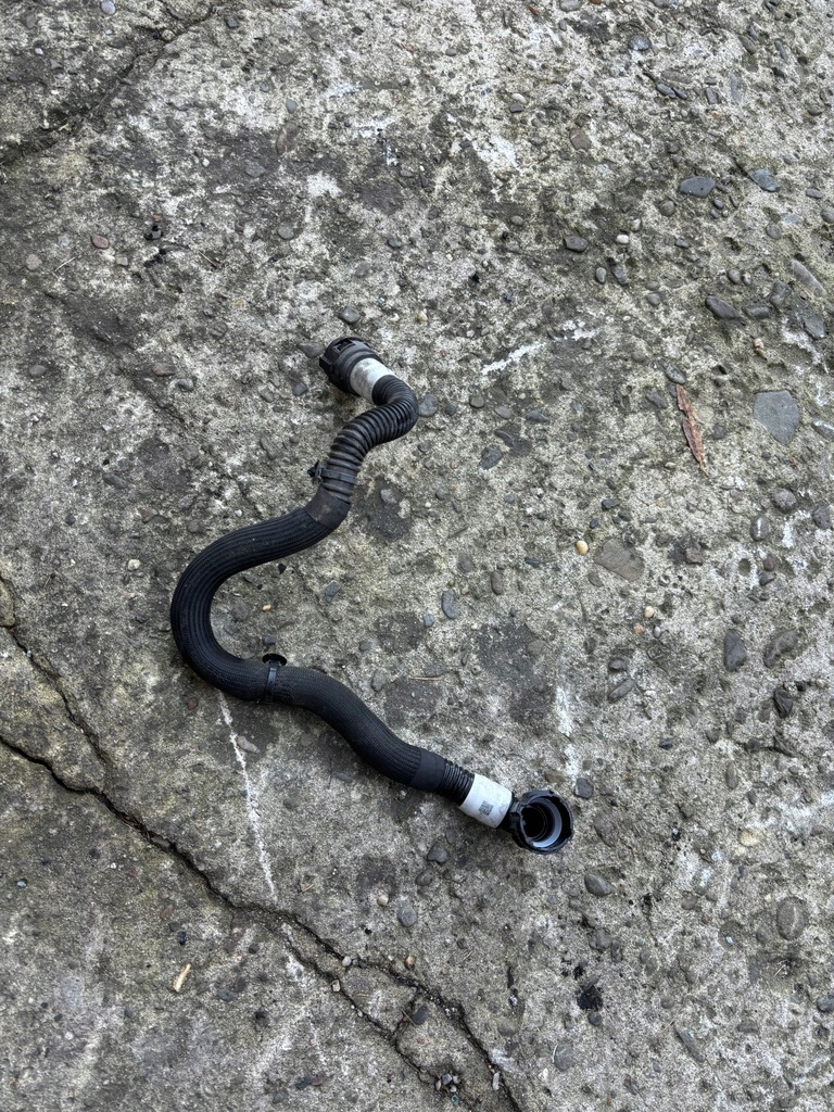 фото №4, Tesla y 2023 труба wąż шланг