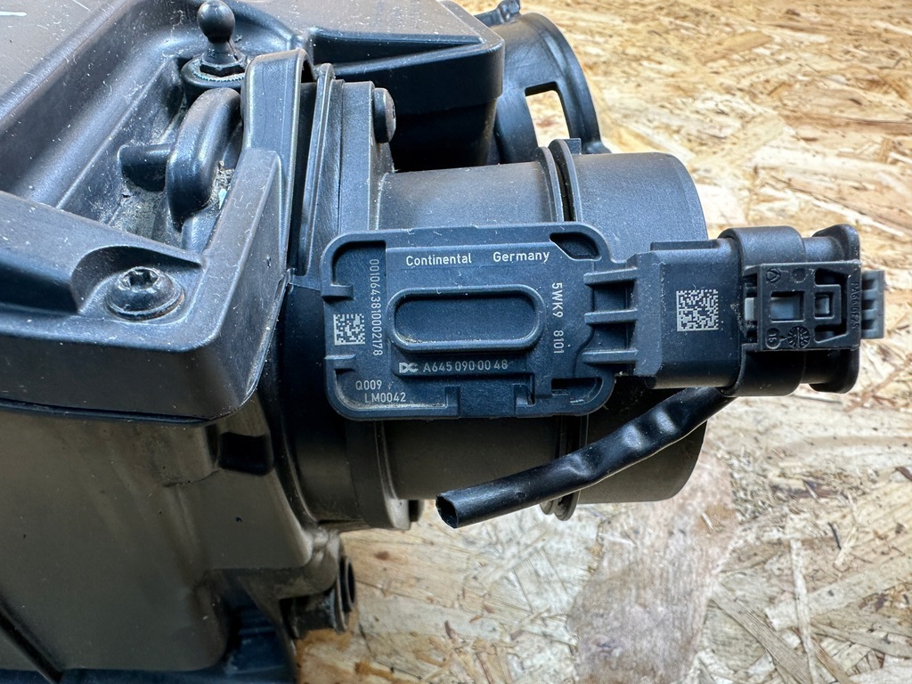 фото №14, Корпус фильтра воздуха infiniti q50 2.2d a6510901301 2013-