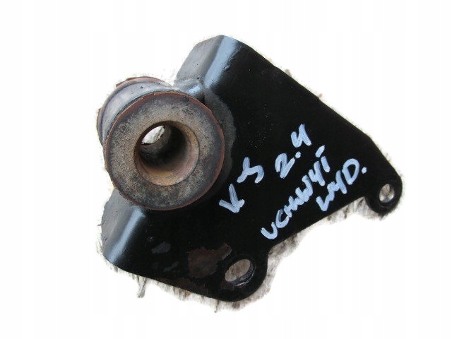 Cherokee liberty kj рестайлинг  2.4 бензин кронштейн держатель выхлоп кронштейн Недорого