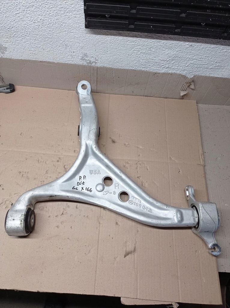 фото №1, Рычаг правый передний нижний mercedes gl x166