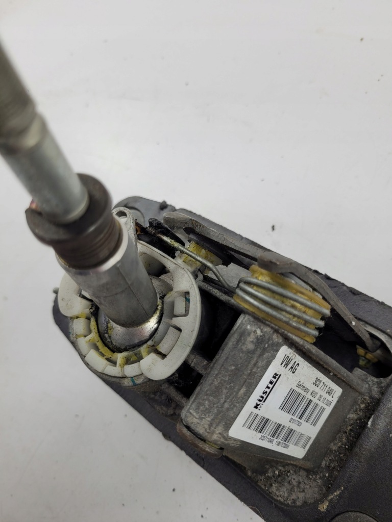 фото №9, Выборщик коробки передач vw passat b7 механическая коробка передач