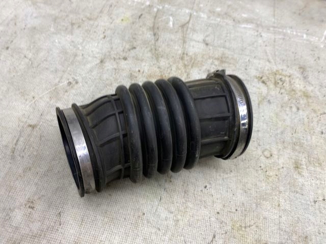 фото №4, Volvo s60 iii v60 ii xc60 ii труба шланг воздуха 31657599