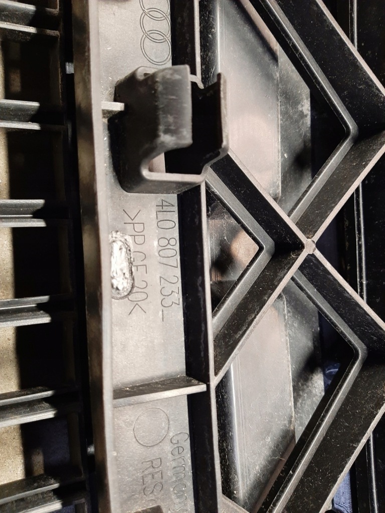 Audi q7 2006-2010. бампер перед kompletny s-line 4l0807437d Недорого